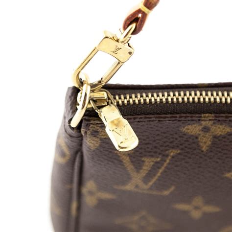 bags similar to lv pochette accessoires